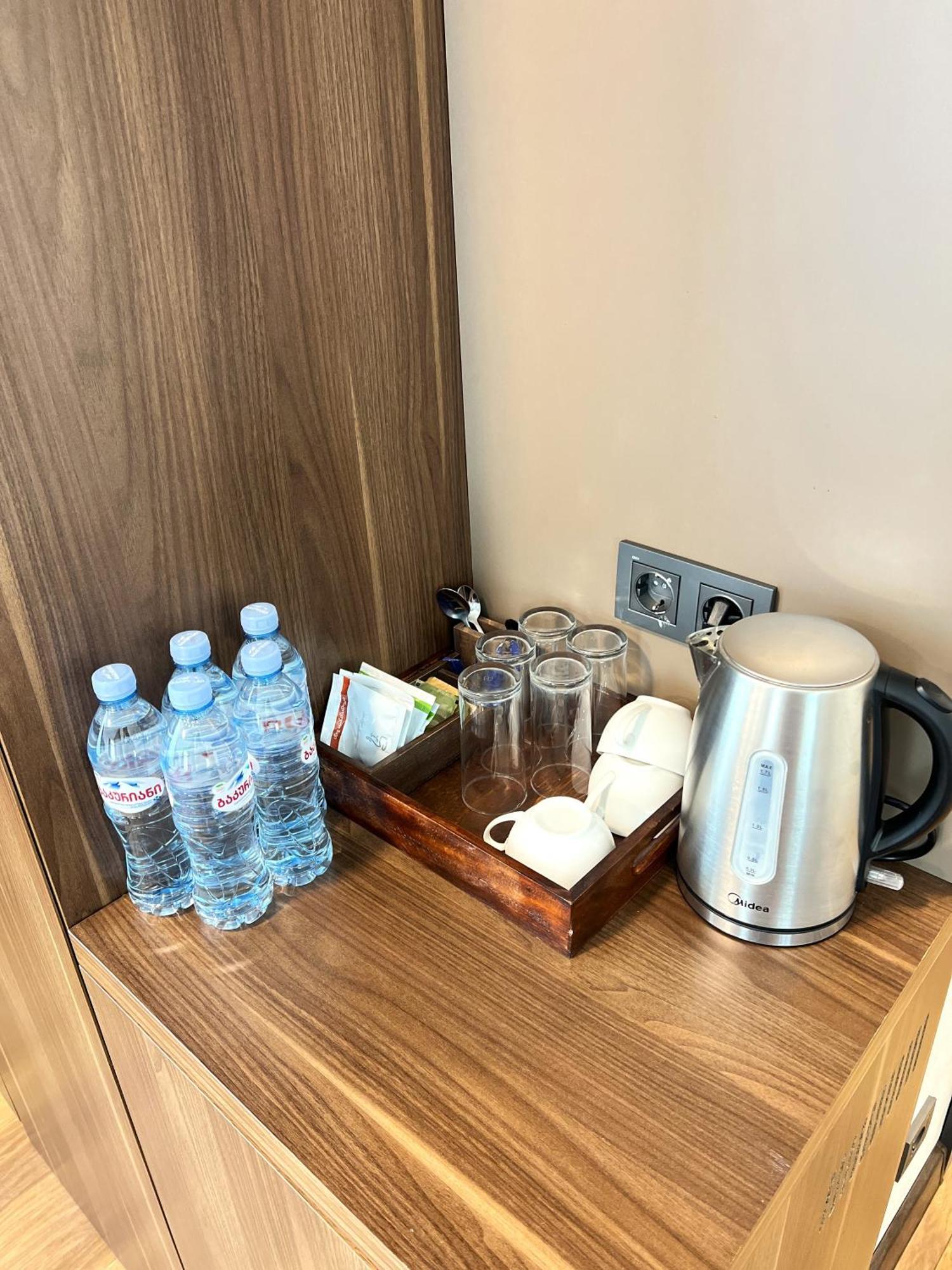 באטומי Hotel Navi מראה חיצוני תמונה